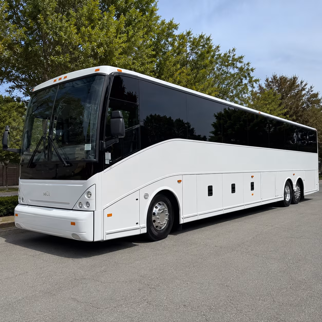 disneyland universal studios and sofi stadium charter buses to southern california